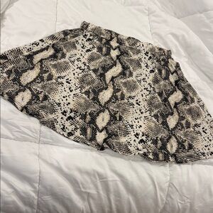 Reptile skirt - Black and Cream